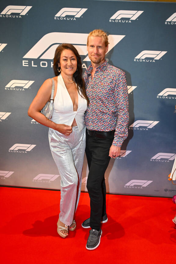 Noriko ja Tero kuvattuna kesäkuussa F1-elokuvan ensi-illassa.