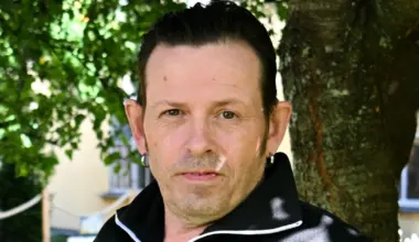 Näyttelijä Timo Lavikainen yllättää erikoisella treeniliikkeellä Maikki-vaimonsa kanssa – video!