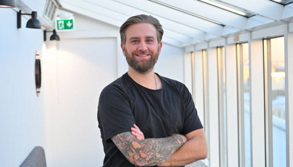 Joelilla on takanaan avioero Janni Hussista. Parille myönnettiin ero pikavauhtia kahden vuoden erillään asumisen perusteella. He ilmoittivat erostaan viime vuoden heinäkuussa.