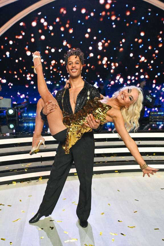 Kastanja Rauhala tuli viime vuonna ja sitä edellisenä vuonna toiseksi parinsa kanssa TTK:ssa. Kuvassa Kastanja sekä Isaac Sene marraskuussa 2024. Heidän välillään huhuttiin olevan jonkin sortin romanssia viime vuonna.