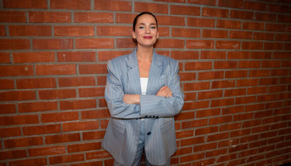 Johanna Puhakka palasi takaisin sorvin ääreen vanhempainvapaalta.