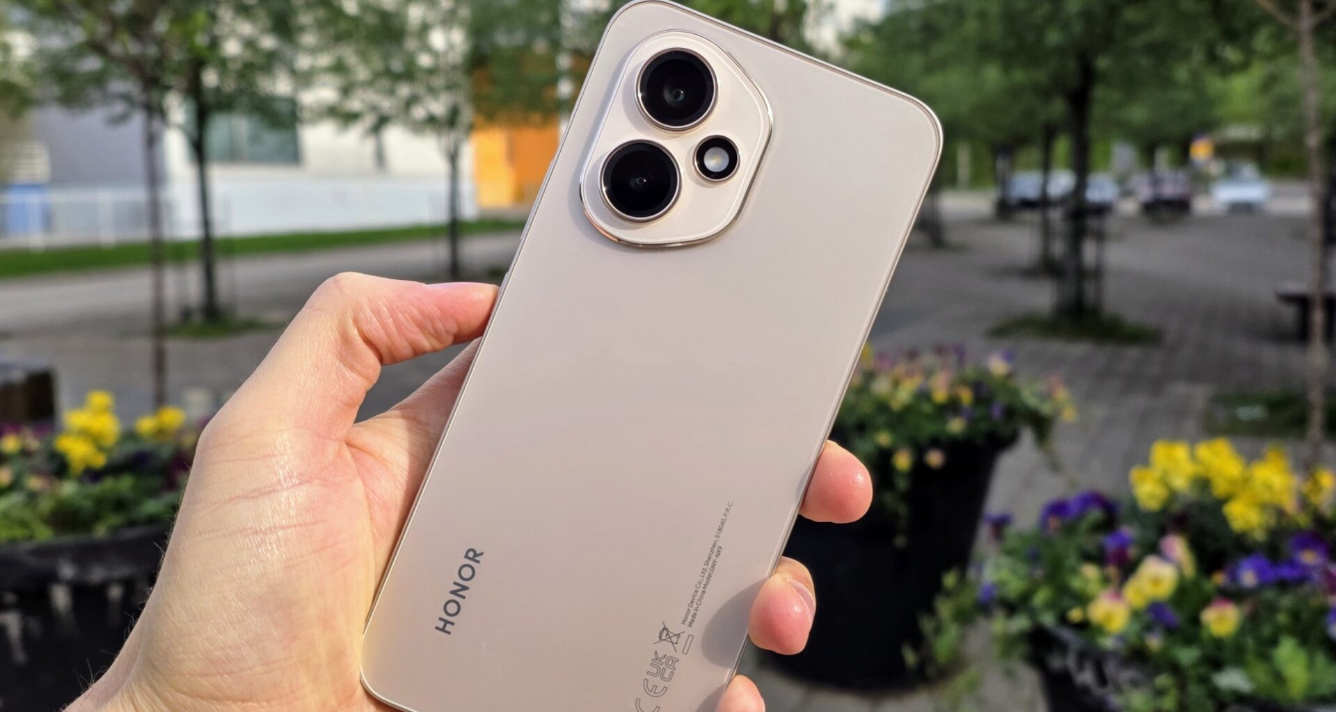 Honor teki uuden myyntiennätyksensä: 71 miljoonaa älypuhelinta vuonna 2025