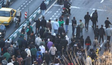 Yli kaksi viikkoa kestäneet protestit saivat sytykkeen Iranin elinkustannuskriisistä ja inflaatiosta. AFP / LEHTIKUVA