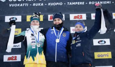 Voittaja Hilla Niemelä, toinen Nora Kytäjä ja kolmas Anna-Kaisa Saari nousivat palkintopallille Kuopiossa. LEHTIKUVA / Matias Honkamaa