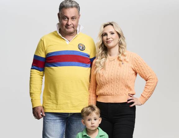 Sami Haara ja Charlotte Fellman hoitavat Prince-poikaansa vuorotellen.