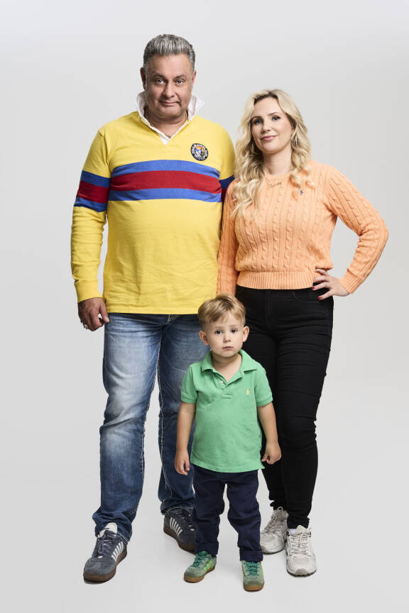 Samin ja Charloten uusioperheeseen kuuluvat Prince-pojan lisäksi Samin 18-vuotias poika ja Charloten 11-vuotias poika.