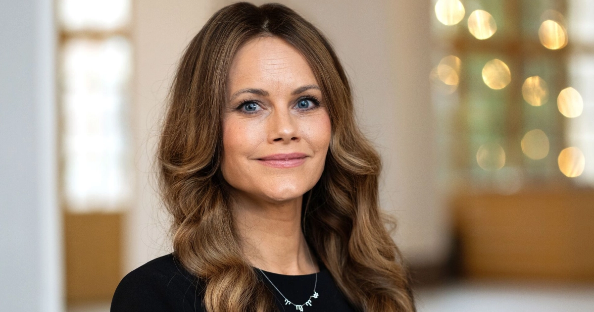 Prinsessa Sofia ja prinssi Carl Philip ilahduttivat poliiseja - kuninkaallinen hittivaate esillä