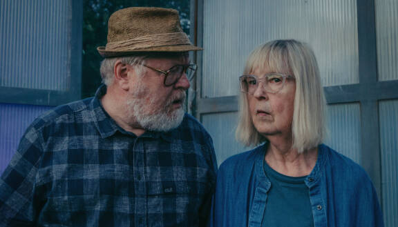 Eero Saarisella oli tunne, että Teräsleidit-parran sisällä kulki elollisia olentoja. Vieressä kuvassa on jatko-osassakin naistähtenä jatkava Leena Uotila.