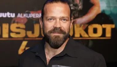 Janne Lehtonen ja vaimo selättivät aviokriisin: Hempeilyä hääpäivänä