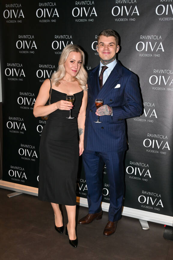 Seiskan lukijoille kaunotar on ennestään tuttu.