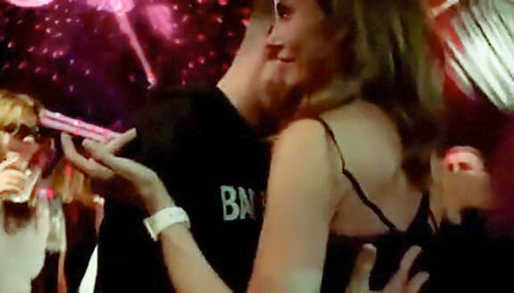 Sanna ja Olavi viihtyvät yhä samoissa piireissä.