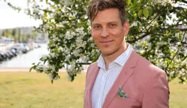 Antti Holma ja Emmanuel Ceysson: Yhteiskuvat ja Elämän Pyörremyrsky