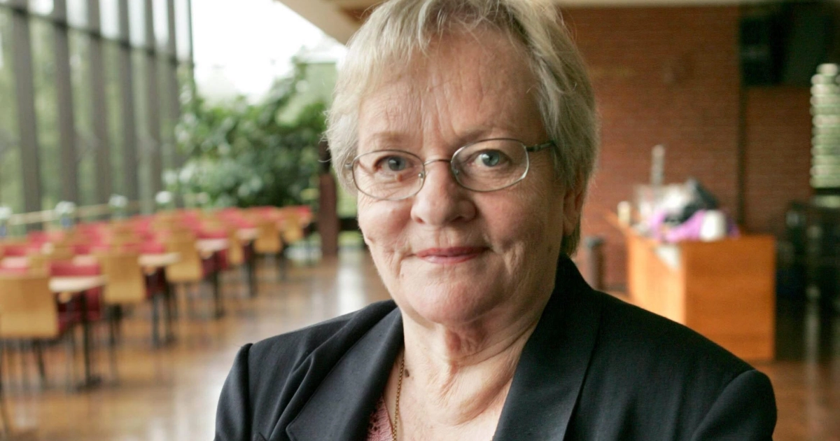 Eila Roine: Hautajaiset alkoivat | Seiska