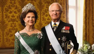 Ruotsin kuninkaalliset juhlivat: Kaarle Kustaa ja Silvia ikuistettiin uusiin postimerkkeihin