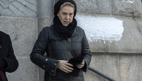 Näyttelijä Mari Turunen oli myös yksi hautajaisvieraista.