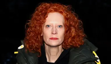 Saimi Hoyerin koira Waltti rakastui saukkoon – katso kuvat ja lue tarina