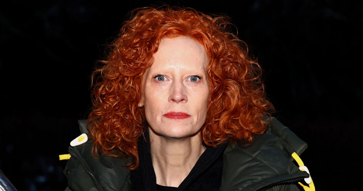 Saimi Hoyerin koira Waltti rakastui saukkoon – katso kuvat ja lue tarina