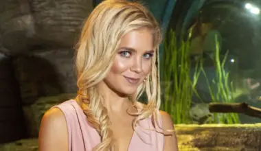 Lotta Hintsa ja Sebastian Rejman odottavat esikoistaan – Katso Lotan upea raskausmuodonmuutos!