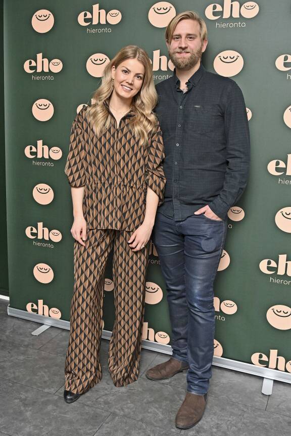 Janni Hussin ja Jollen eropommi oli viime vuoden suurimpia viihdeuutisia.