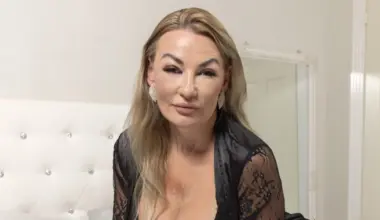 Marika Fingerroosin ja kihlatun kiihkeät hetket tallentuivat videolle