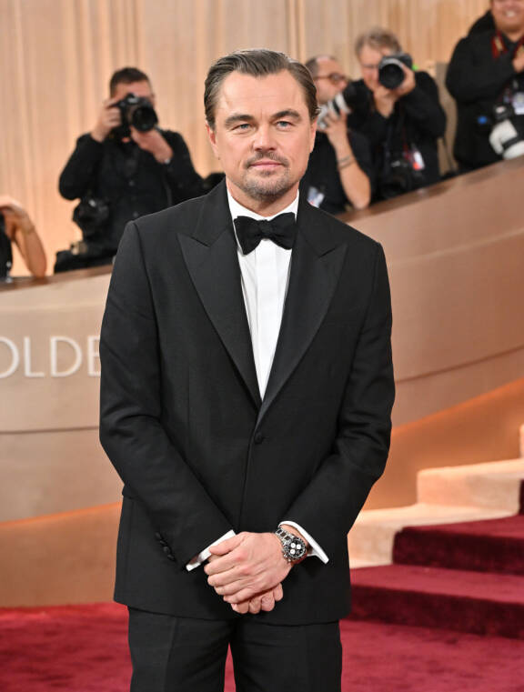 Leo esiintyi gaalan punaisella matolla tyylikkäänä kuten aina. Hän ei tuonut avecia kameroiden eteen.