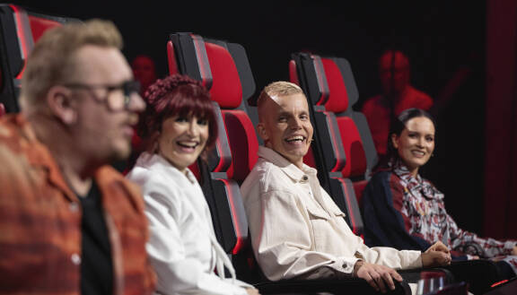 Elastinen nähdään tuttuun tapaan he The Voice of Finlandissa. Alkavalla kaudella Maija Vilkkumaan tilalle tulee Jenni Vartiainen.