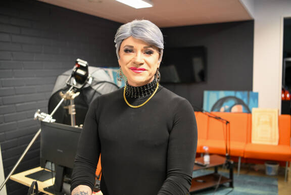 Claudia vakuuttaa maksavansa velkansa.