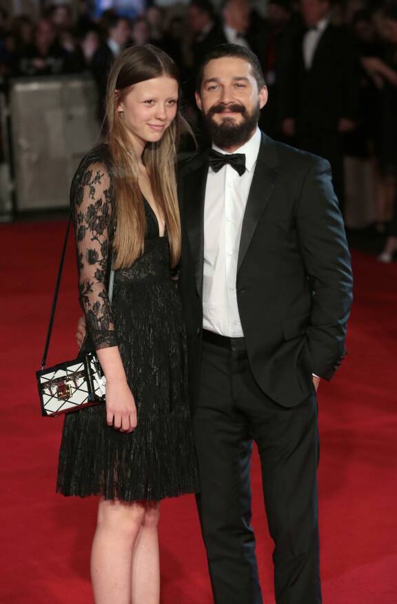 Shia ja näyttelijä Mia Goth menivät naimisiin vuonna 2016. He erosivat vuonna 2018, mutta lähentyivät muutamaa vuotta myöhemmin uudelleen. He saivat tyttären vuonna 2022.