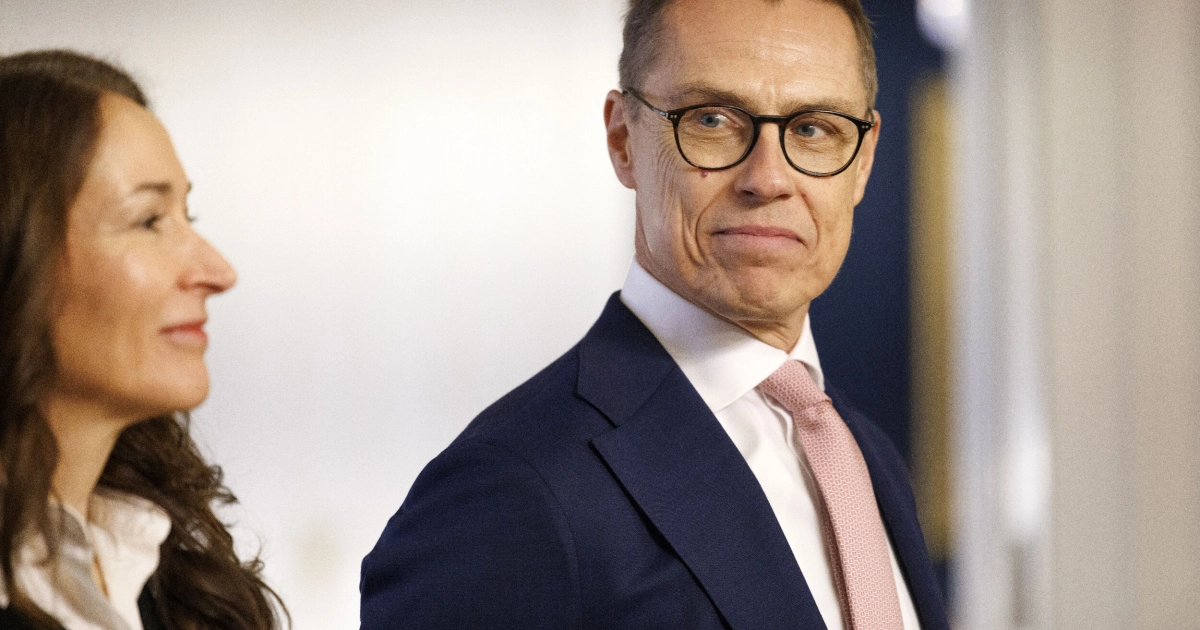 Salakuva: Presidentti Alexander Stubb matkustivat turistiluokassa –yllättävä lentoelämys!