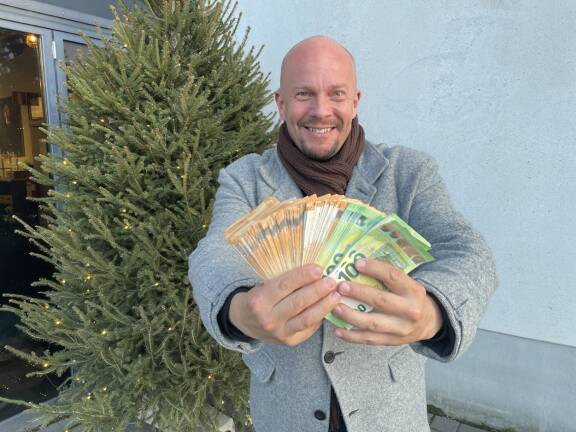 Henkalla on pätäkkää, jota jakaa. Pankki ei massimiehen touhuista kuitenkaan vaikuttunut.