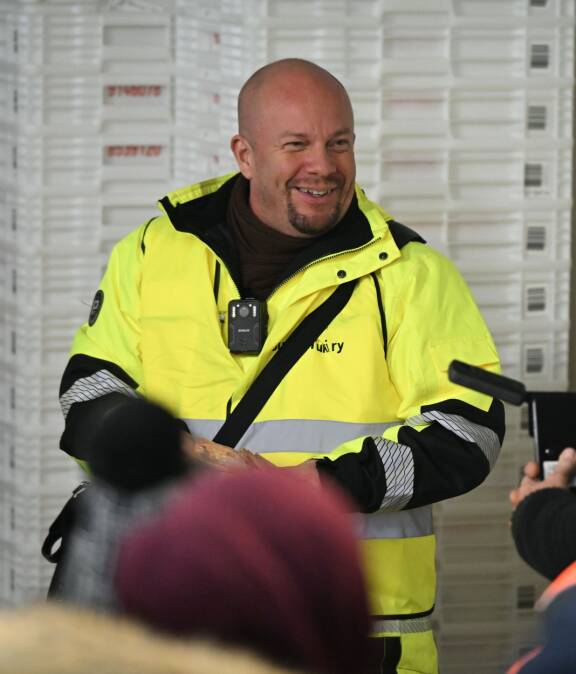 Henkalla on ollut tapana jakaa jouluisin vähävaraisille rahaa leipäjonossa. Enää se ei onnistu.