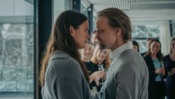 L/over – ikuisesti minun: Krista Kosonen ja Jani Volanen näyttelevät päärooleissa Roosaa ja Juhaa.