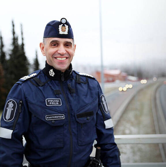 Dennis Pasterstein tietää liikennesäännöt.