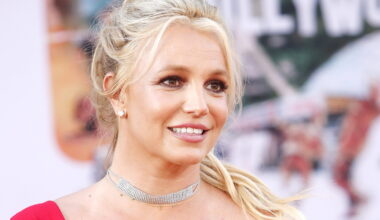 "Kiitos, ettette ole aiheuttaneet traumoja" – Britney Spears sivaltaa perhettään uhkaavassa jouluntoivotuksessaan