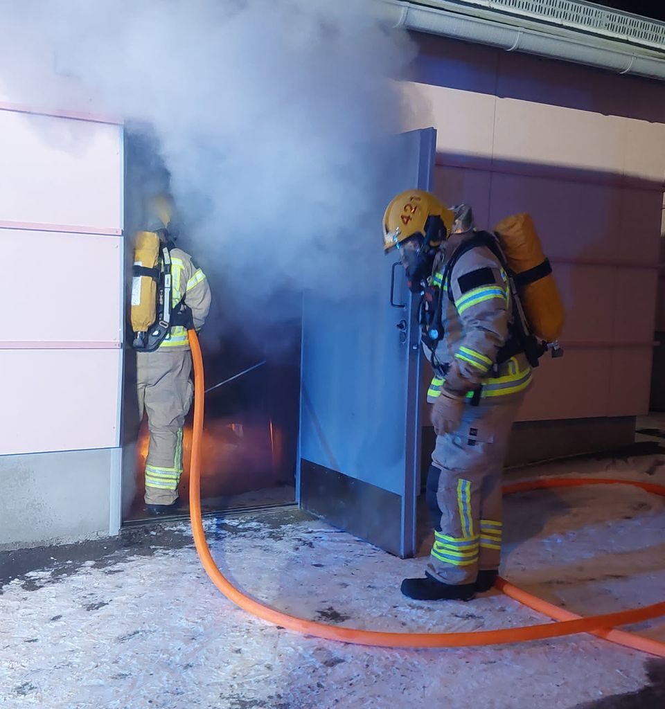 Vuodenvaihde Helsingissä: 156 ensihoitotehtävää ja 43 pelastustehtävää – Ilotulitteet työllistivät pelastusta