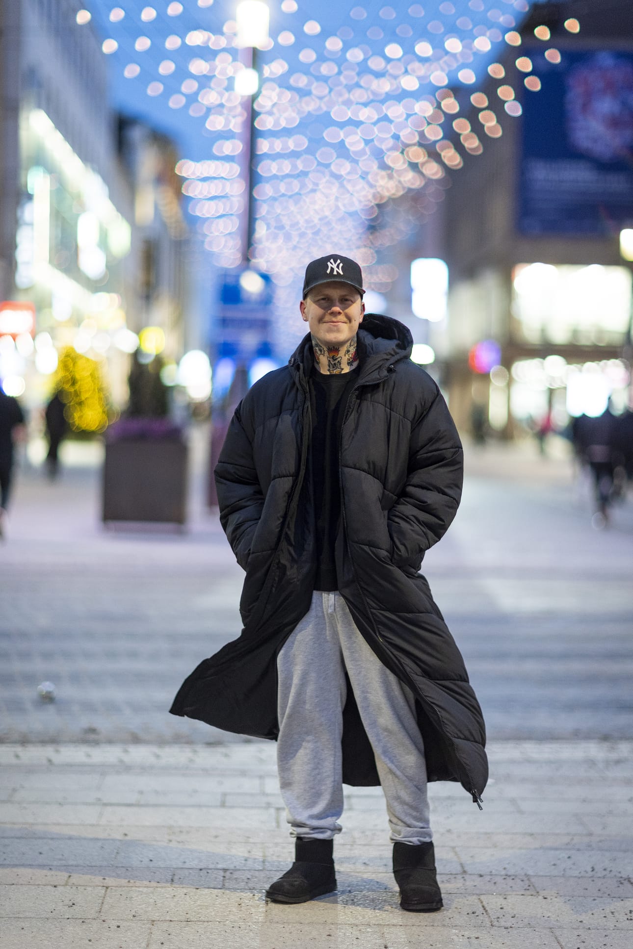 Rotuaarin jouluvalot tulivat Semi Silanderille takavuosina tutuiksi.