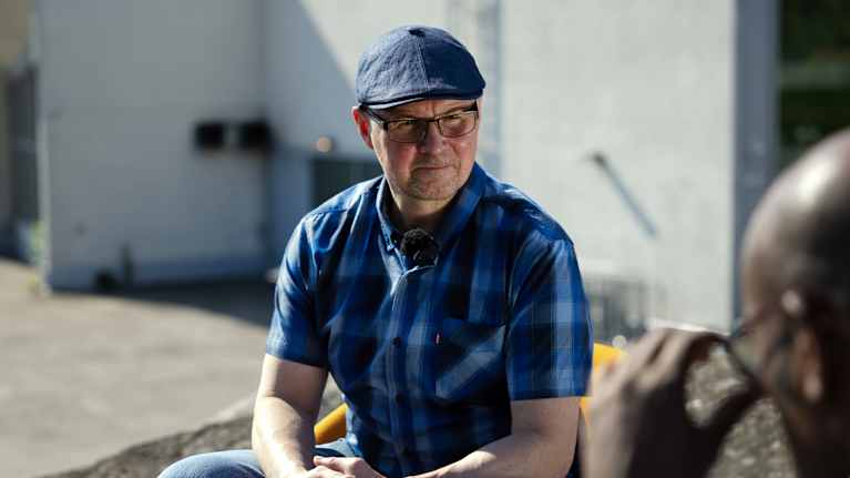 Ismo Lehkonen ja Wali Hashi 8 minuuttia -ohjelman kuvauksissa.