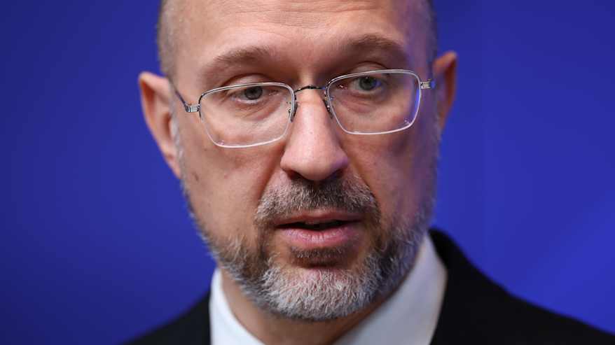 Ukrainan pääministeri Denys Shmyhal lähikuvassa.