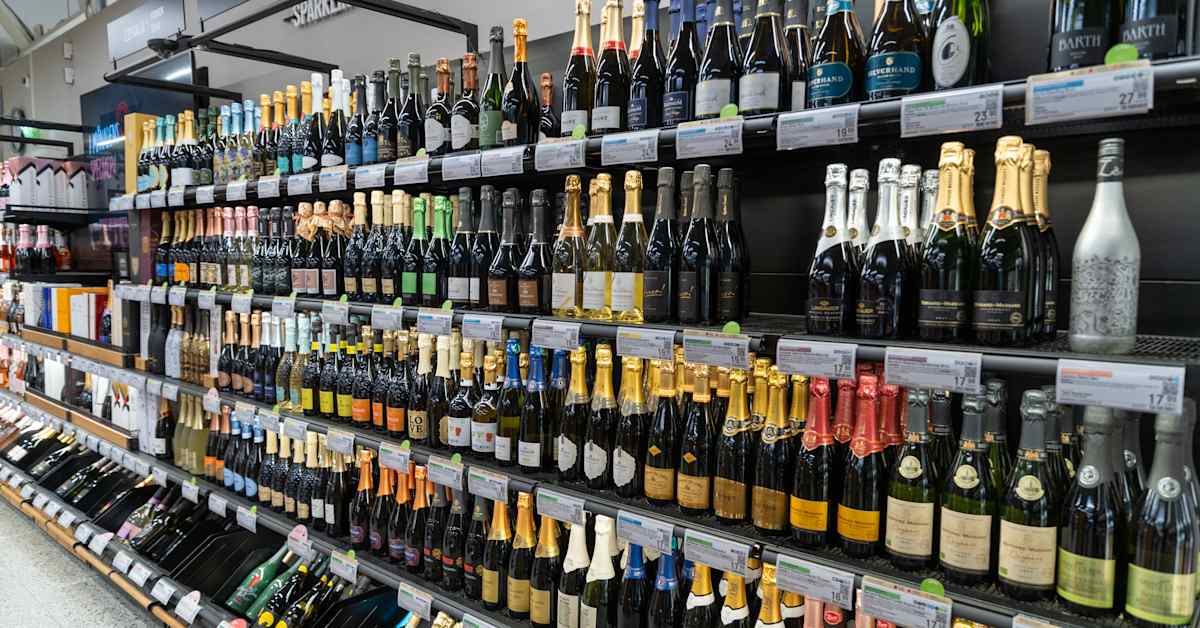 Alkon myynti putosi reippaasti viime vuonna | Uutisia lyhyesti