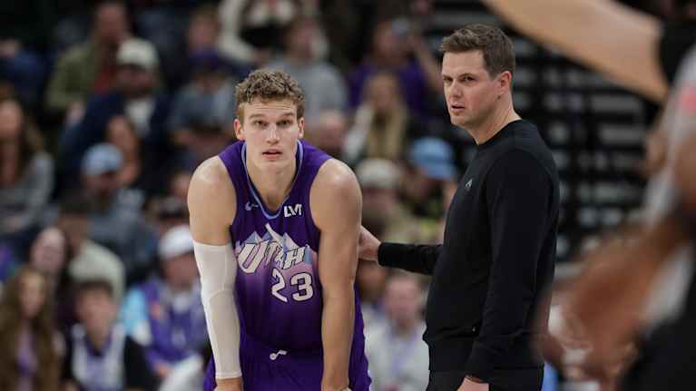 Lauri Markkanen ja Will Hardy.