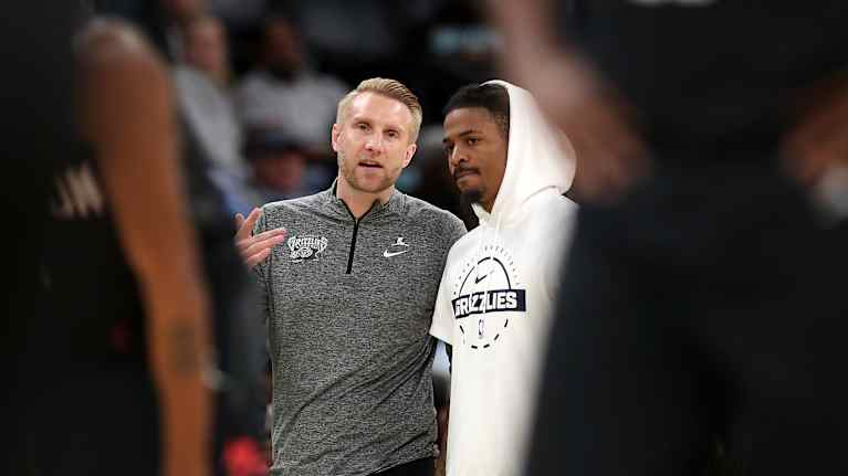 Tuomas Iisalo ja Ja Morant.