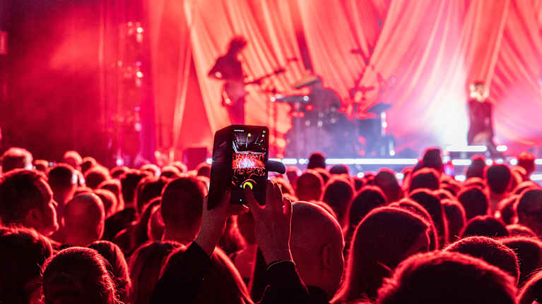 Behm keikalla Rytmikorjaamolla Seinäjoella 5.12.2025.