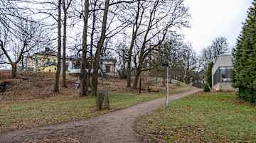 Meilahden kartano sekä taidehalli ulkoa.