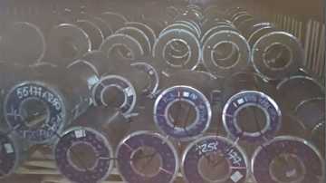 Teräsrullia laivan sisällä.