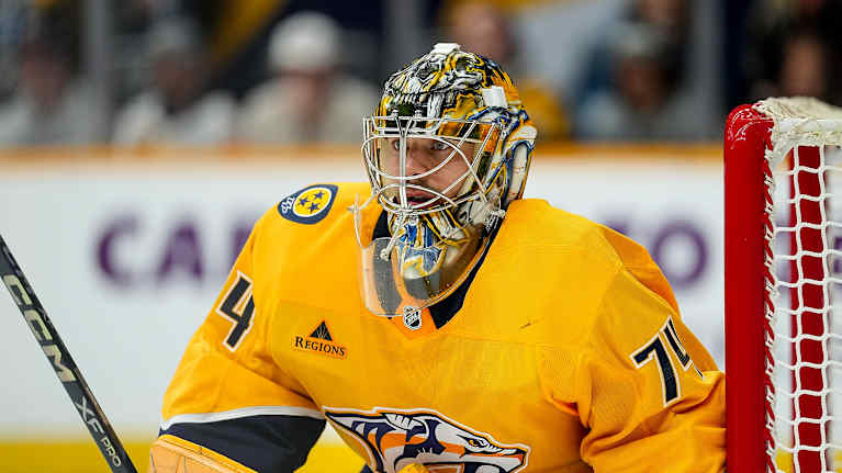 Juuse Saros Nashville Predatorsin maalilla.