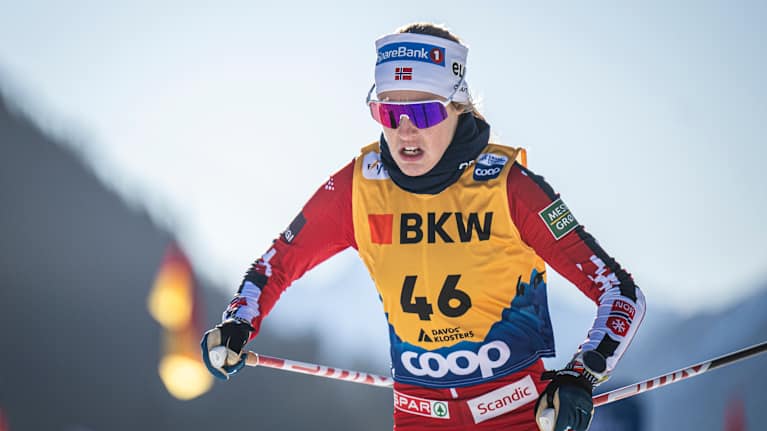 Karoline Simpson-Larsen ladulla kilpailun aikana.