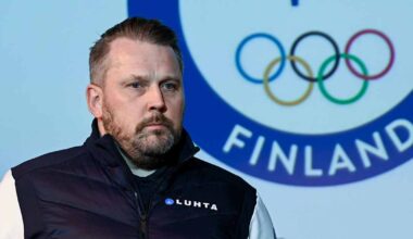 Kommentti: Antti Pennasella ja Leijonilla erikoinen sopimus­soppa – Jääkiekko­liiton viestintä jatkaa farssilinjalla | Urheilu