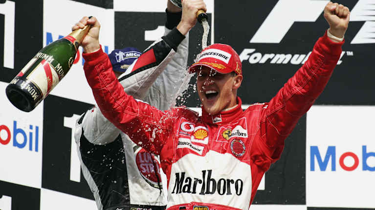 Michael Schumacher häikäisi kaudella 2004.