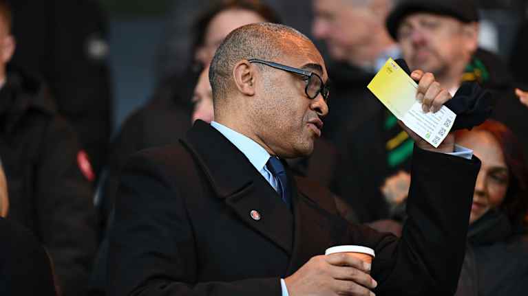 Charlton Athletic varapuheenjohtaja Paul Elliott.