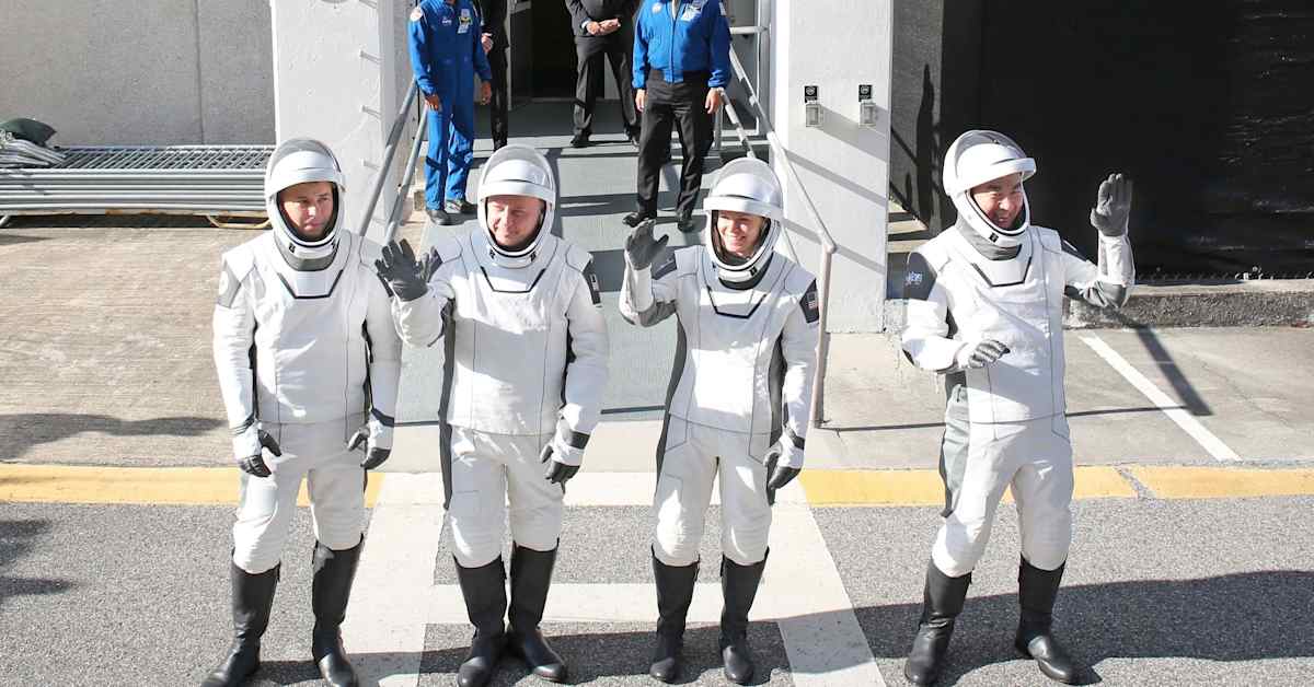 Miehistöä palaa etuajassa kansainväliseltä avaruusasemalta astronautin terveysongelman vuoksi | Uutisia lyhyesti